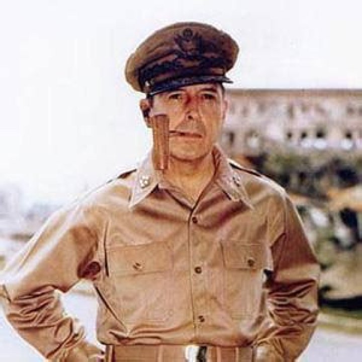 
Douglas MacArthur
Net Worth

