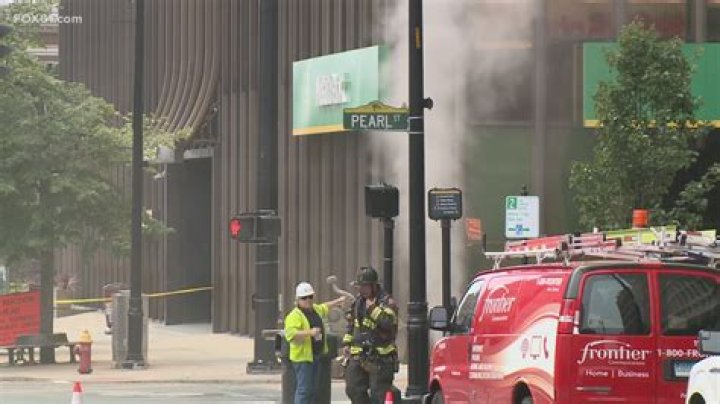Downtown Geneseo closed, evacuated due to gas main break