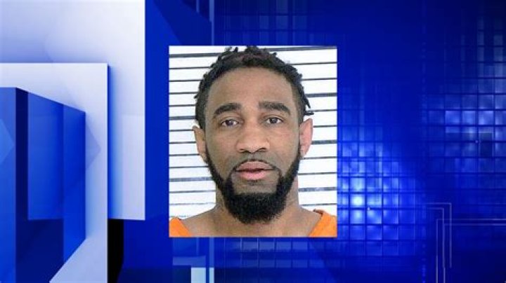 Driver rammed 2 Bettendorf squad cars after chase, police allege