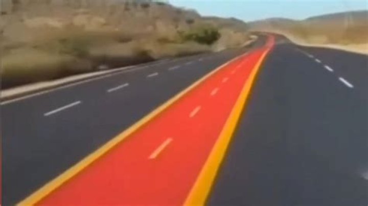 Drivers baffled by ‘world’s most dangerous cycle lane’ which runs down the middle of a dual carriageway without barriers