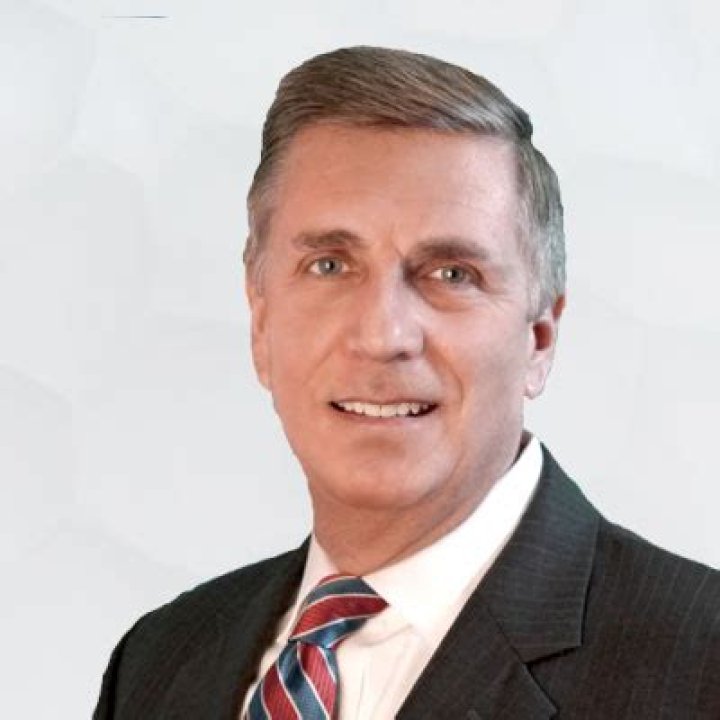 
Dwight Erdbruegger
Net Worth
