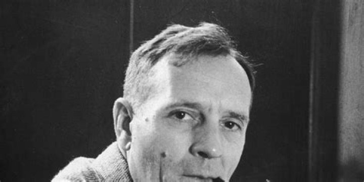 Edwin Hubble - Family, Facts & Discoveries