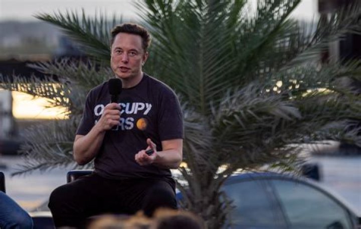 Elon Musk Reportedly Once Tried to Become CEO of Apple
