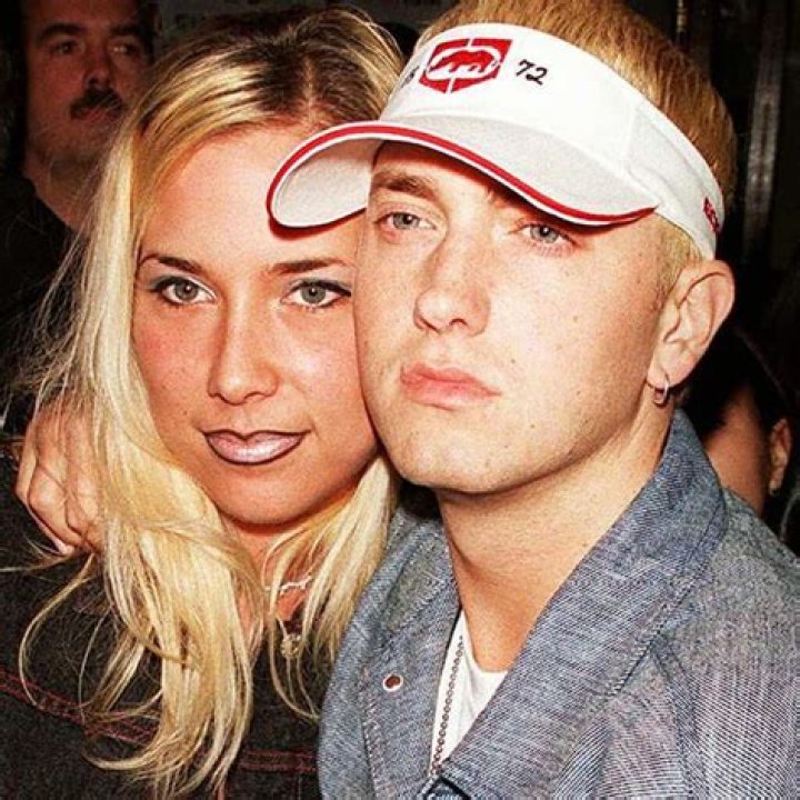 Eminem Ex-Wife (Kim Mathers) 2022, Bio, Twin, Husband, Kid, Net Worth