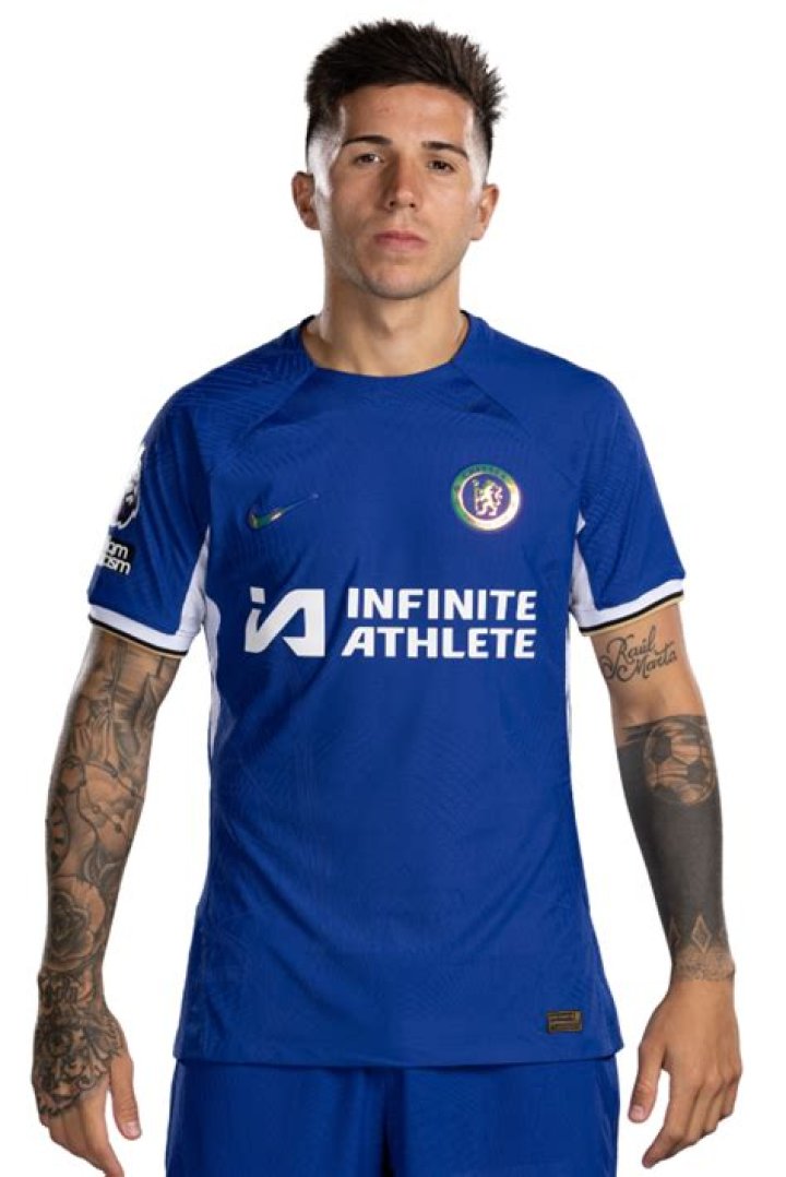Enzo Martínez - Player profile 2023