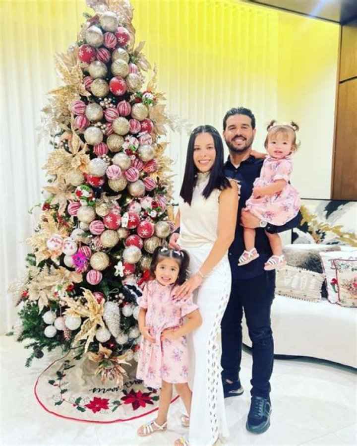 Eugenio Suarez: Career, Net Worth & Relationship [2024 Update]