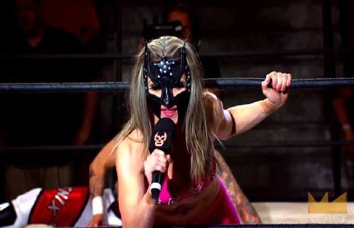 Exclusive clip of Sexy Star Vs. Mariposa on El Rey’s Lucha Underground