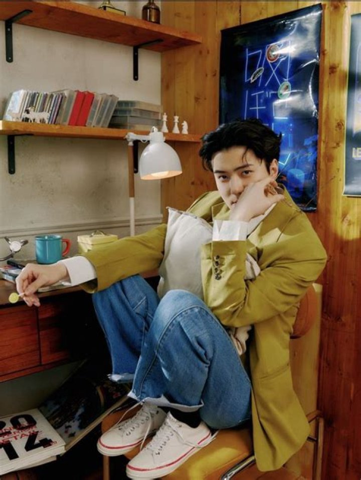 EXO’s Sehun Allegedly Spotted with Girlfriend at a Restaurant
