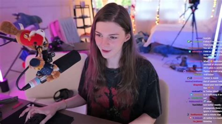 F1nn5ter (Twitch streamer) Wiki, Biography, Age, Boyfriend, Family, Facts and More