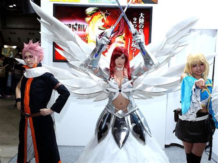 Fairy Tail Cosplay Shows Off Mirajane's Slickest Transformation