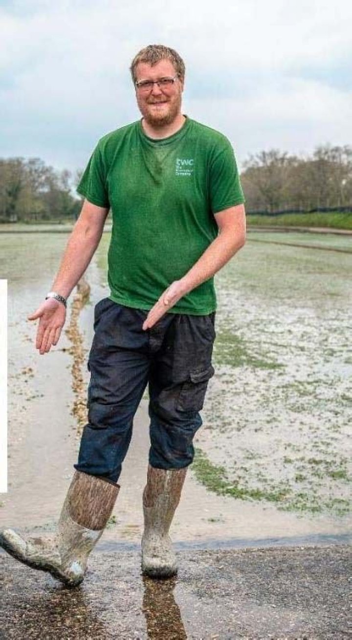 Farm bosses forced to import pair of SIZE 18 wellies from US for new 6ft 11in recruit