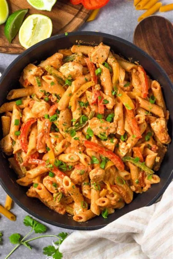 Forget the air fryer, a slow cooker is all you need for easy dinners – the chicken fajita pasta that’s always a hit