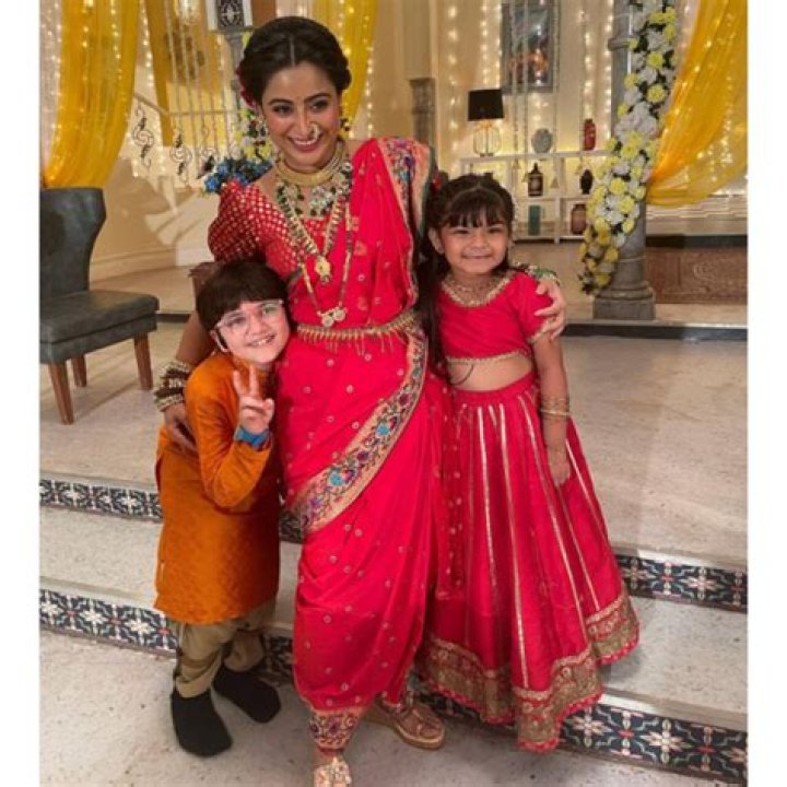 Ghum Hai Kisikey Pyaar Meiin's Ayesha Singh looks regal in heavily embellished multi-colored lehenga; seen yet?