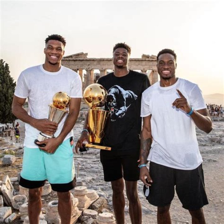 Giannis Antetokounmpo Brothers [2023 Update]: Teams & Net Worth