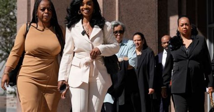 Grant program for Black women comes under tough questioning in key anti-DEI lawsuit