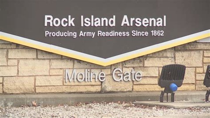 Gunchie's in Rock Island closes