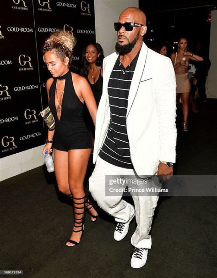 Halle Calhoun (R. Kelly Ex Girlfriend): Where Is She Now? Bio, Wiki and More