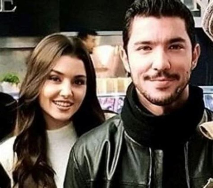 Hande Erçel Wiki, Height, Age, Boyfriend, Family, Biography & More