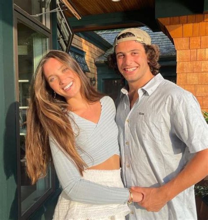 Hannah Meloche Net Worth 2024