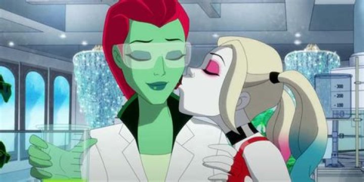 Harley Quinn Fans Are Freaking Out Over Long-Awaited First Kiss With Poison Ivy