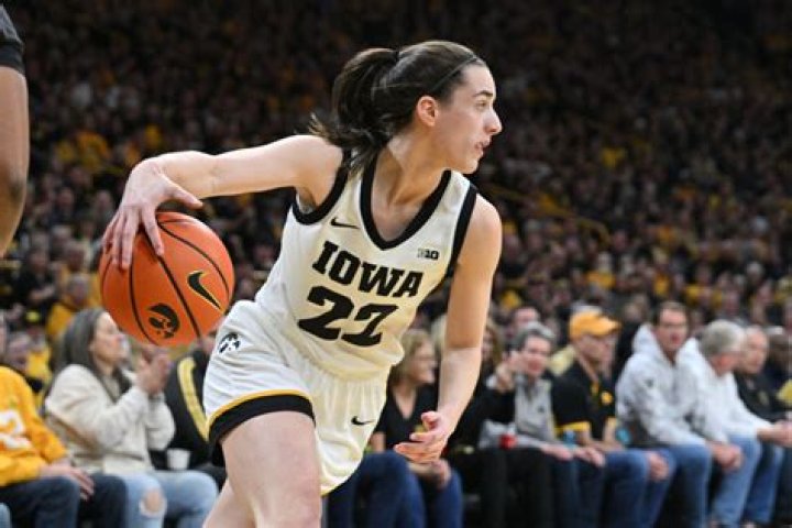 Hawkeyes’ Caitlin Clark breaks NCAA women’s career scoring record