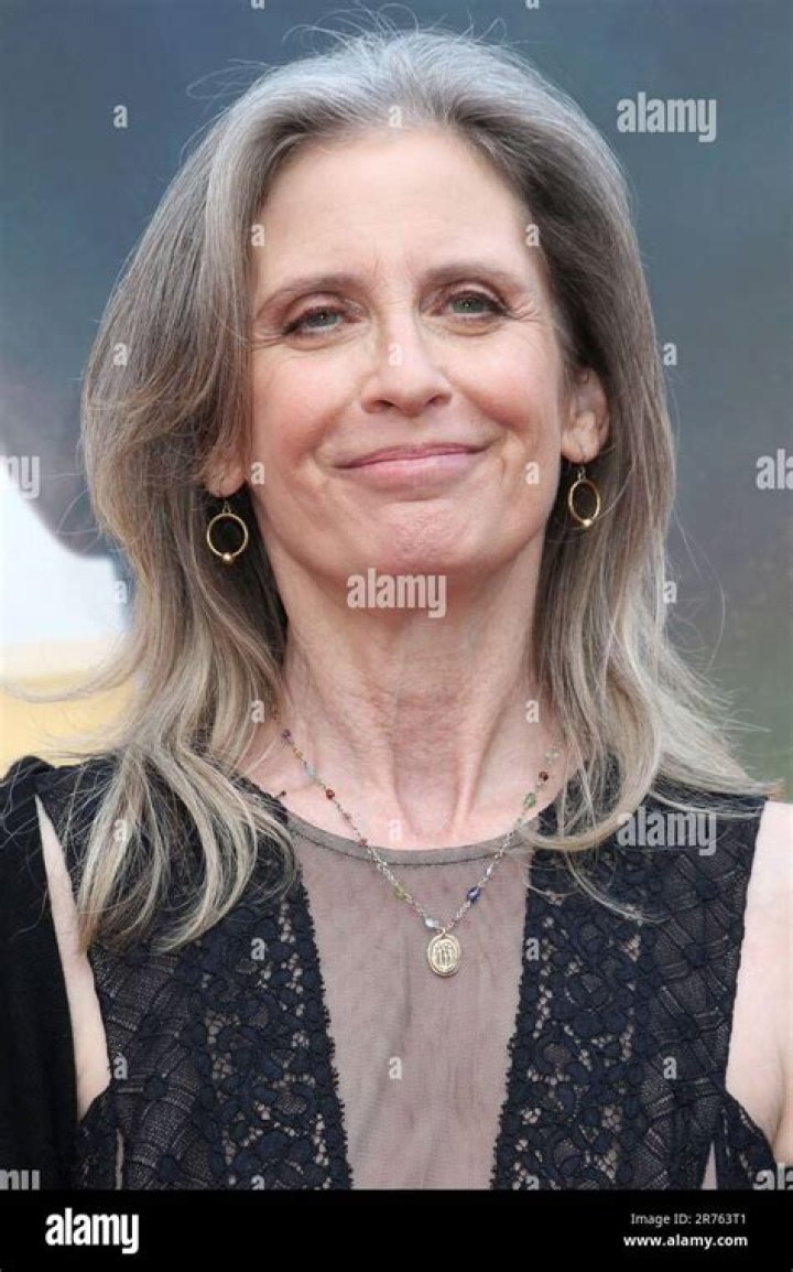 Helen Slater (Actress) Wiki, Biography, Age, Boyfriend, Family, Facts and More