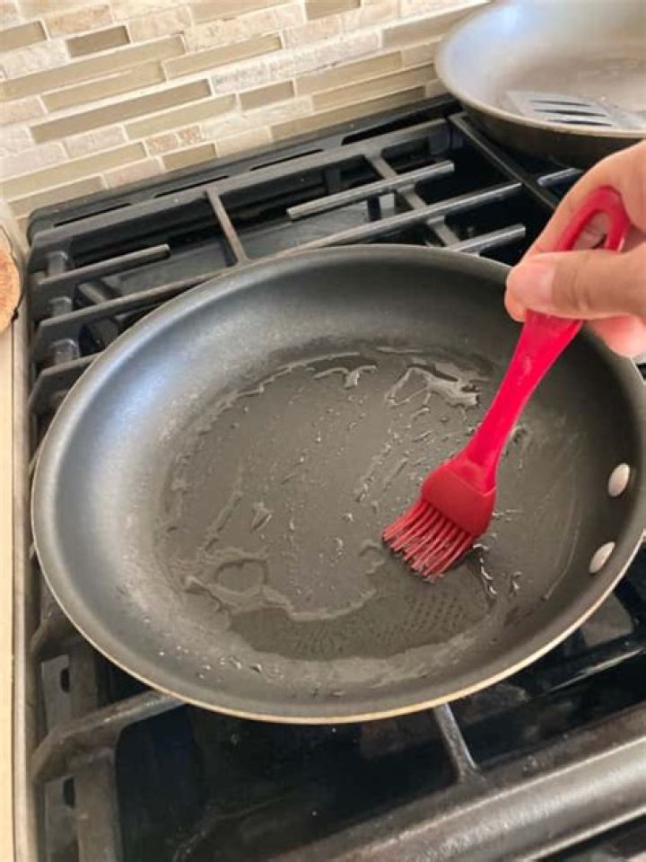 Here's Why Cooking Sprays Ruin Nonstick Pans