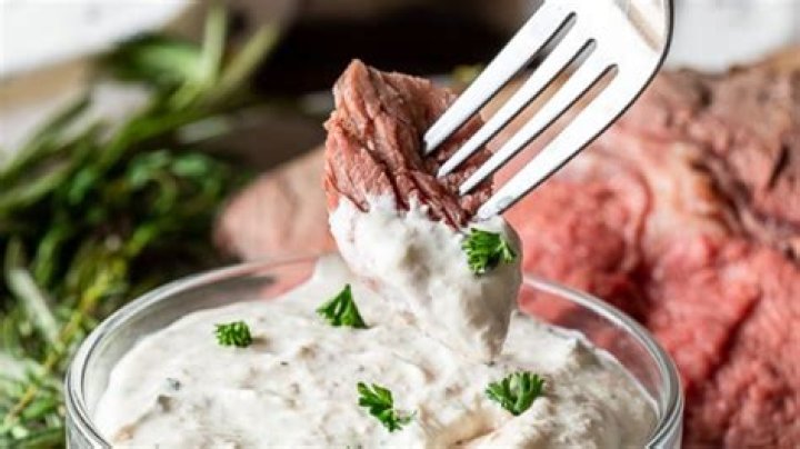 How does Gordon Ramsay make horseradish sauce?