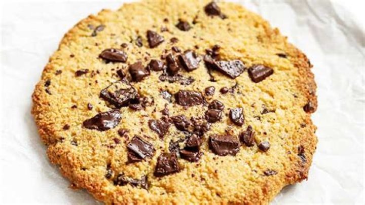 How many calories are in a McAlister’s chocolate chip cookie?
