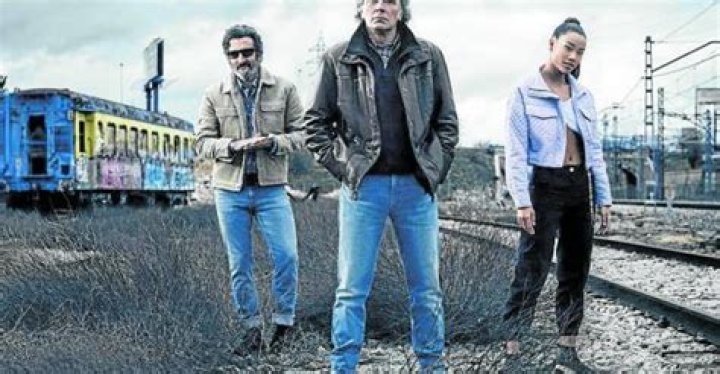 How Many Seasons Are There In Wrong Side Of The Tracks? Is It Worth Watching?