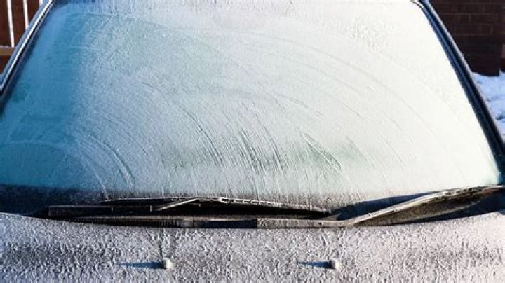 How to de-ice your windscreen effectively, avoid 'portholing', and dodge fines for doing it wrong