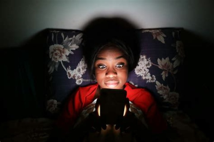 How To Engage In BDSM Sexting, According To A Dominatrix