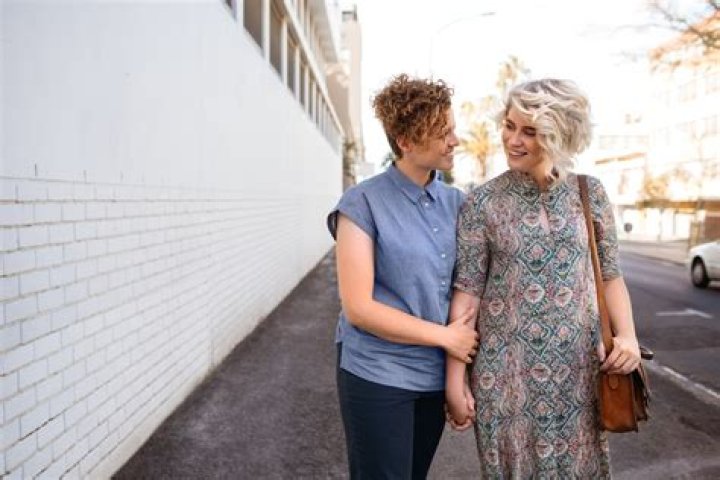 How To Fix An Emotionally Suffocating Relationship, According To Experts