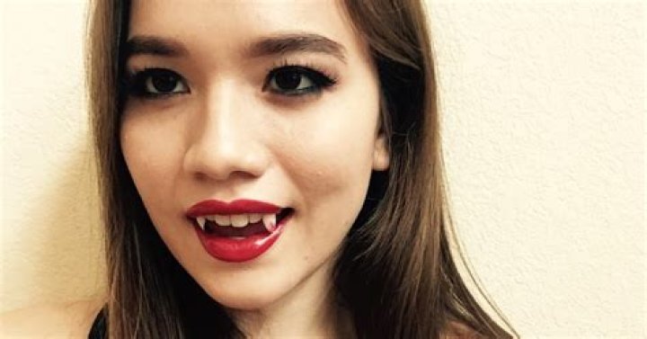 How To Make Vampire Fangs Out Of Press-On Nails — PHOTOS