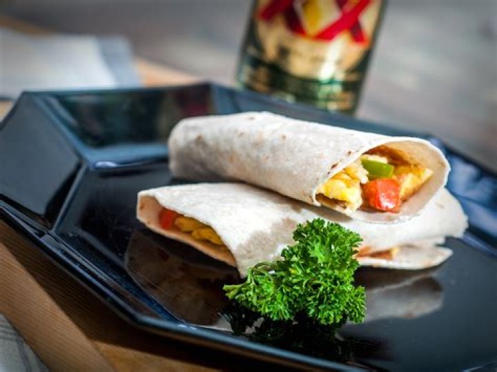 How to make vegetable and egg bean burritos