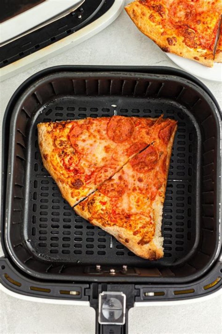 How to Reheat Pizza in an Air Fryer