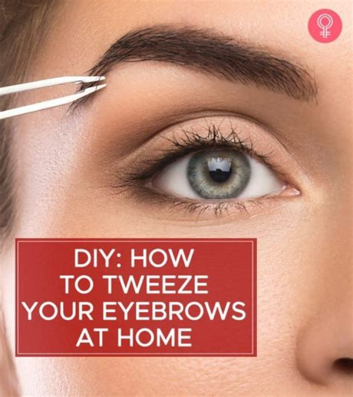 How To Tweeze Eyebrows Without Tweezers, If You're Terrified Of The Pointy Tool