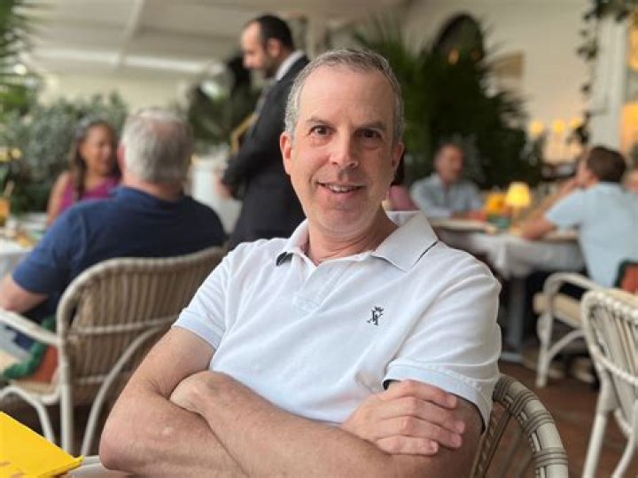 
Howard Hoffen
Net Worth
