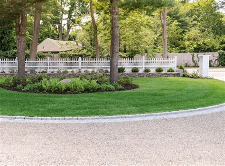 I'm a savvy saver - here's how to transform your driveway for just £23 with B&Q bargains... it looks brand new