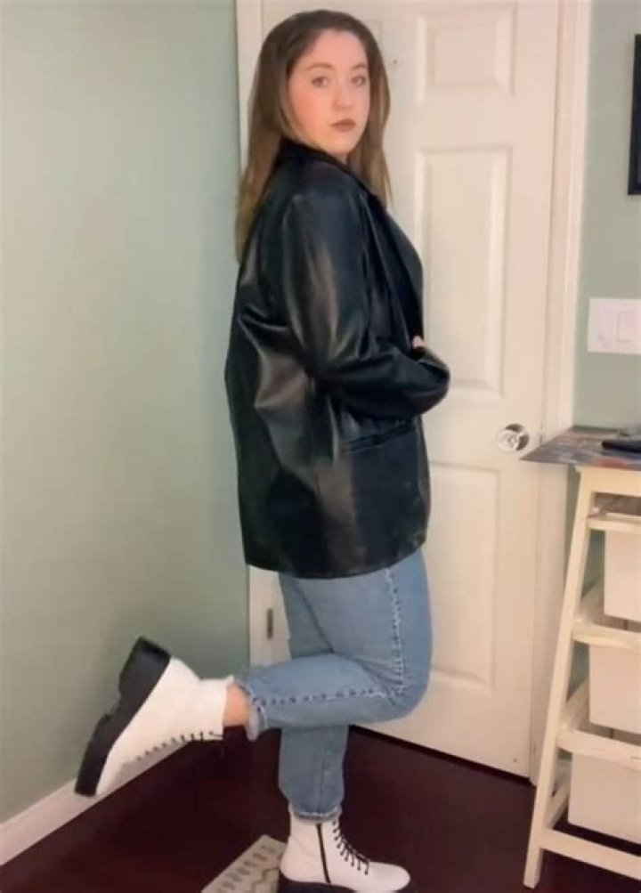 I’m midsize with 36D boobs - I tried Victoria’s Secret TikTok viral corset top & I’m obsessed