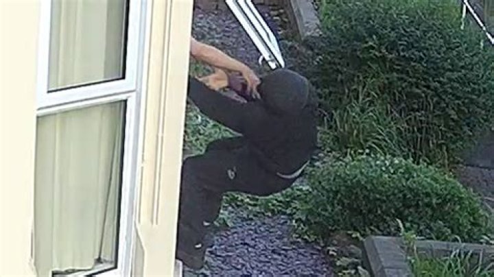 I told Nottingham 'attacker' to f**k off and punched him as he tried to break into homeless hostel after 'murdering' two