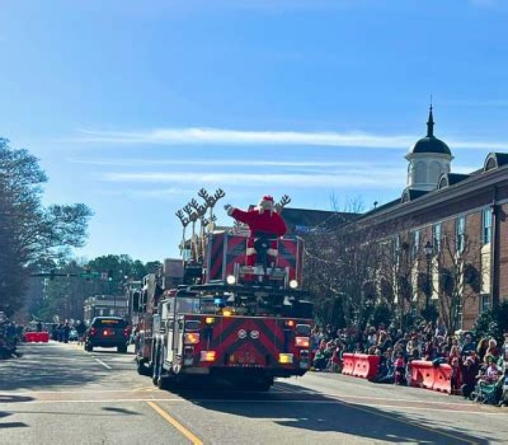 In wake of Wisconsin tragedy, Galesburg steps up police presence for Holly Days Parade
