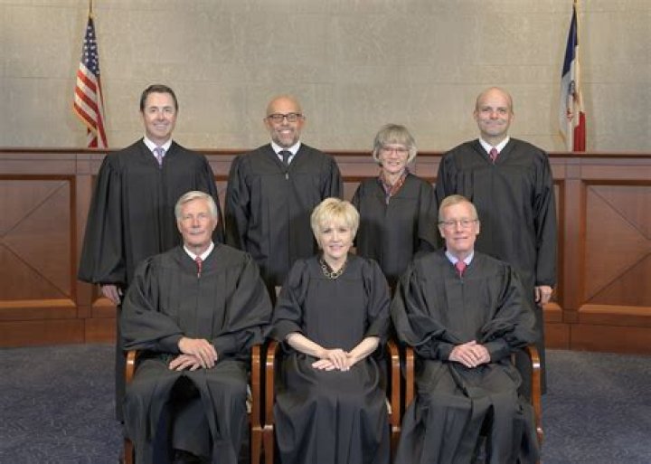 Iowa Supreme Court re-selects chief justice