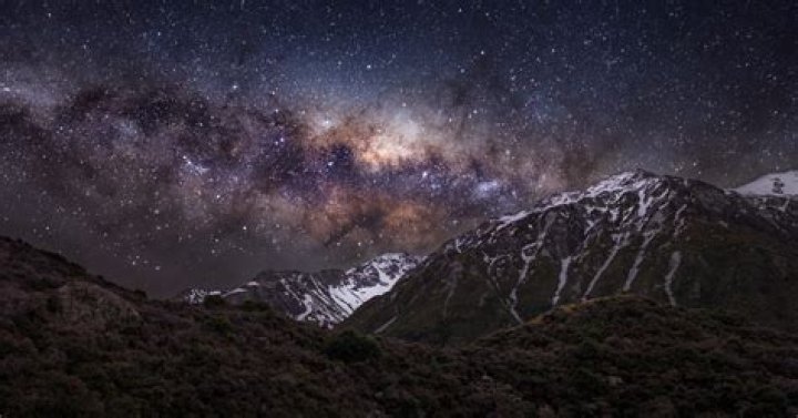 iPhone 13 has NEW 'space mode' that takes amazing pics of the night sky