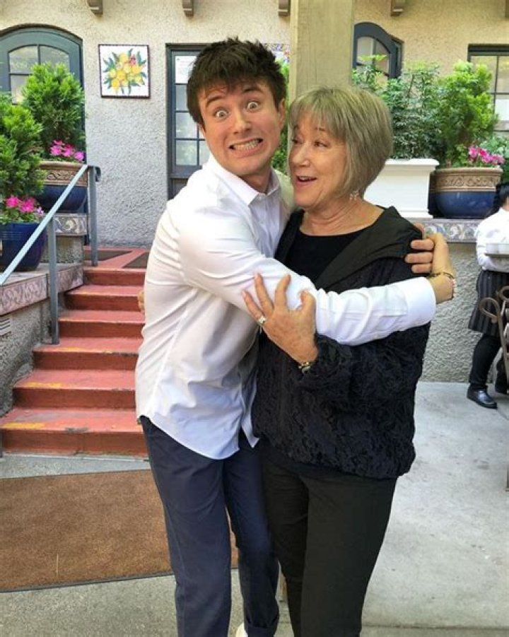 Is Alec Benjamin Single? The Truth Behind The Pop Sensation's Relationship Status
