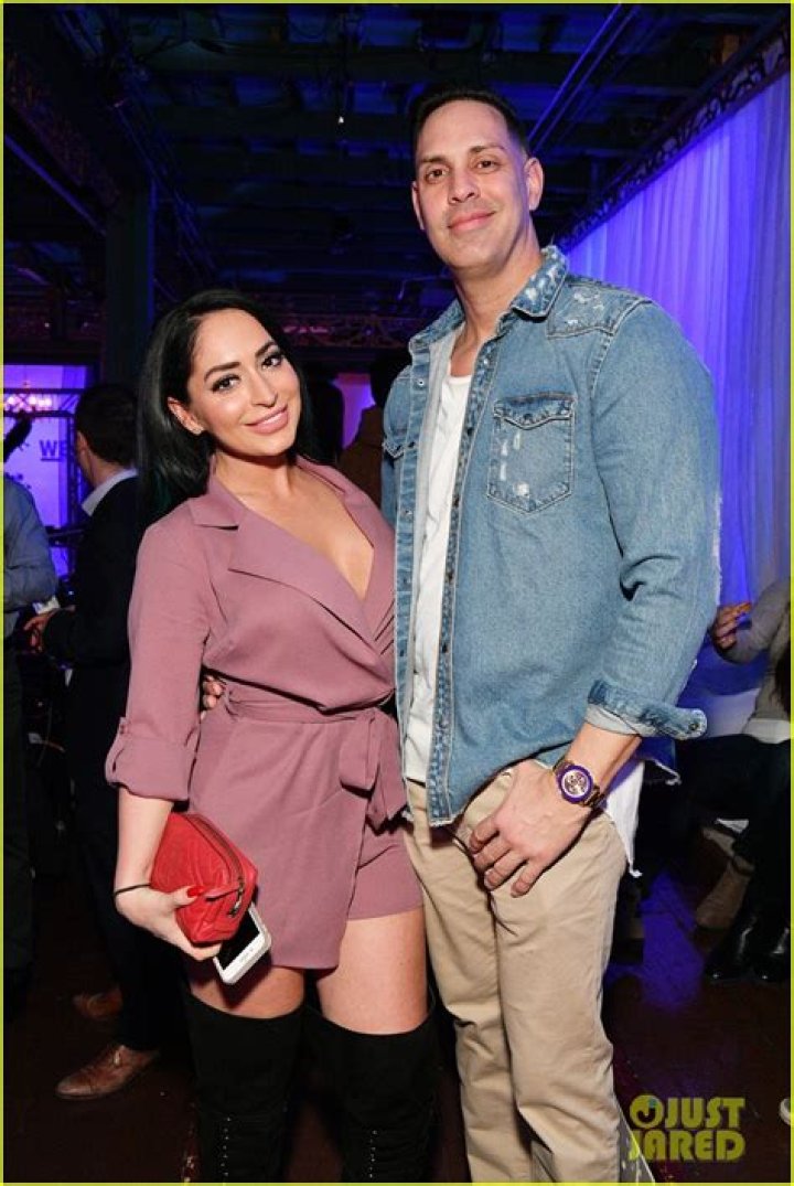 Is Angelina Pivarnick already headed for divorce? Here’s why Jersey Shore fans think she and Chris Larangeira have split