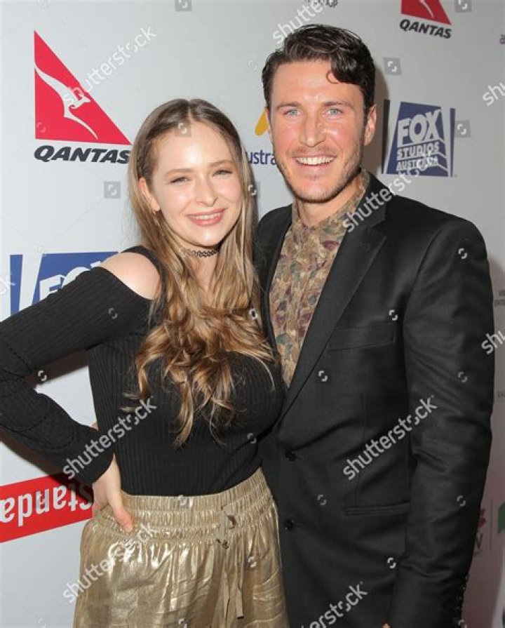 Is Ashleigh Cummings Dating Aaron Jakubenko?