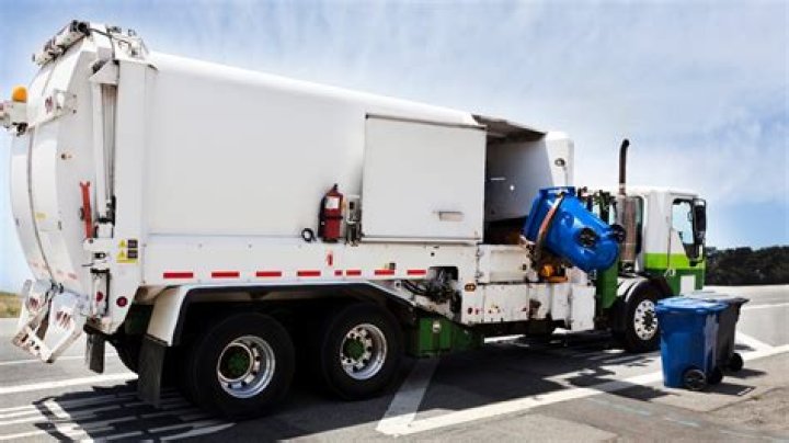 Is there garbage or recycling pickup on MLK Day 2023?