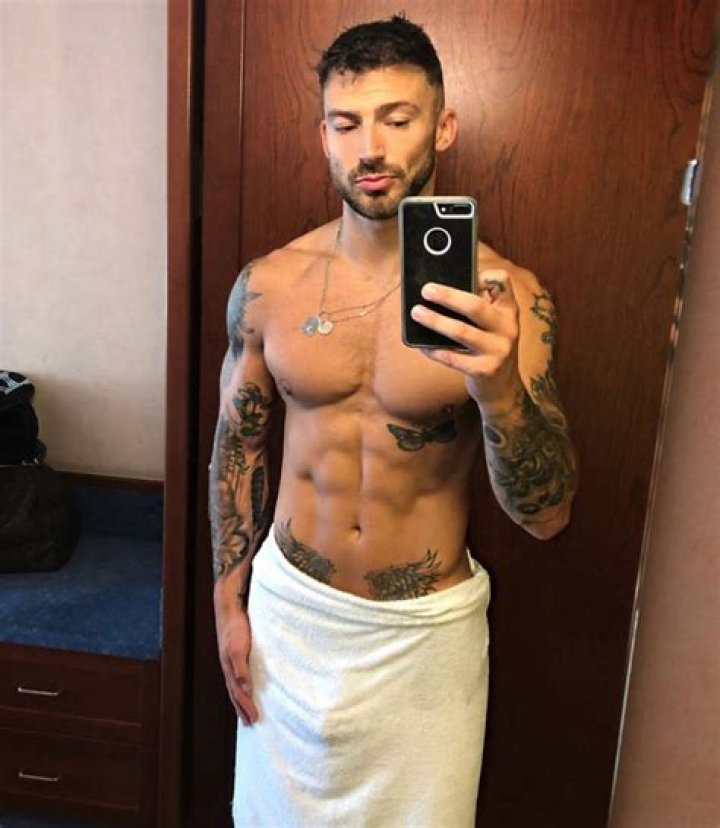 Jake Quickenden leaves fans speechless as he strips to a THONG for topless pic