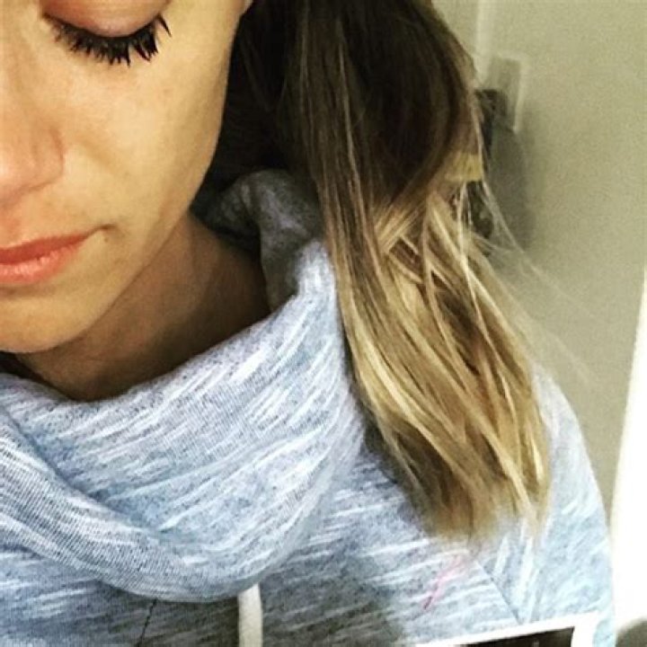 Jana Kramer Suffers a Miscarriage: 'I Just Don’t Want to Feel Alone'